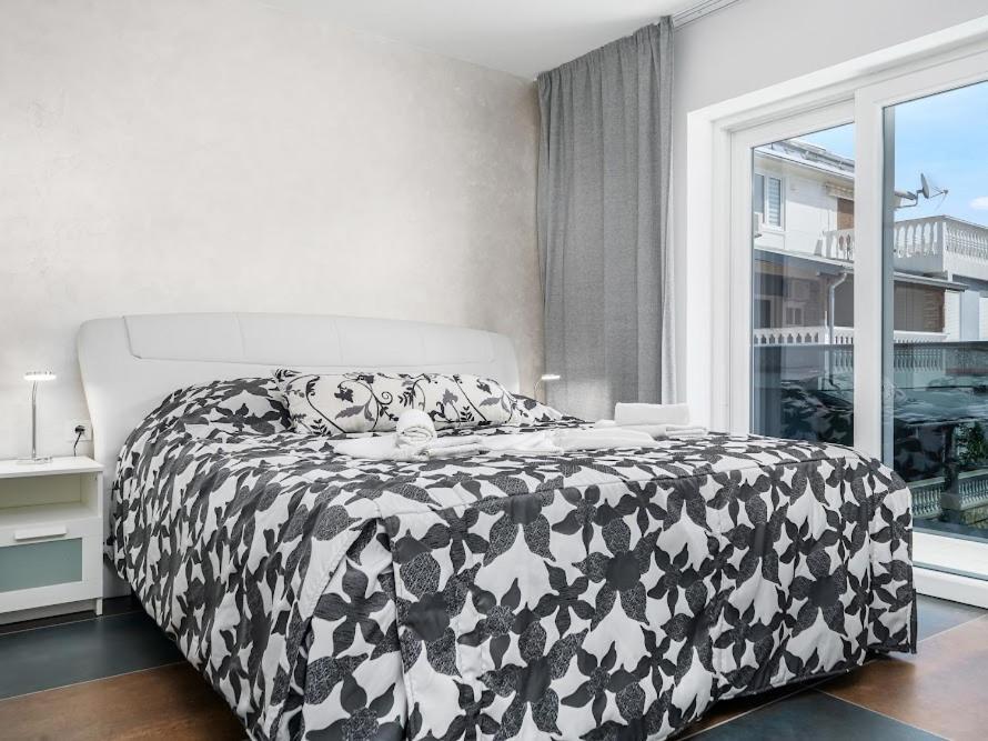 Luxury Apartments-La Dino Maky Vodice Room photo